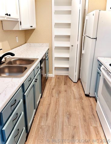 10928 E 16th Street, Tulsa, OK 74128