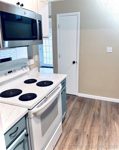 10928 E 16th Street, Tulsa, OK 74128