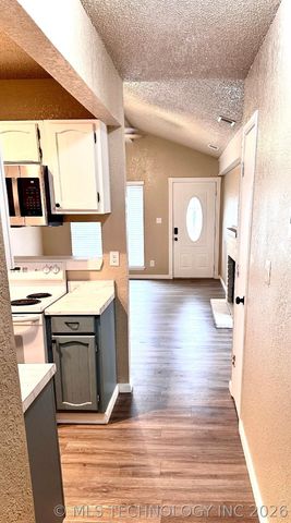 10928 E 16th Street, Tulsa, OK 74128