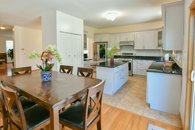 6112 115th Avenue, Kenosha, WI 53142