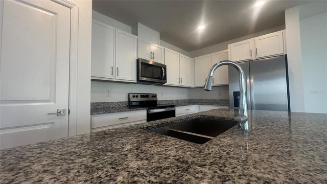 692 STONEY POINT CIRCLE, Davenport, FL 33896