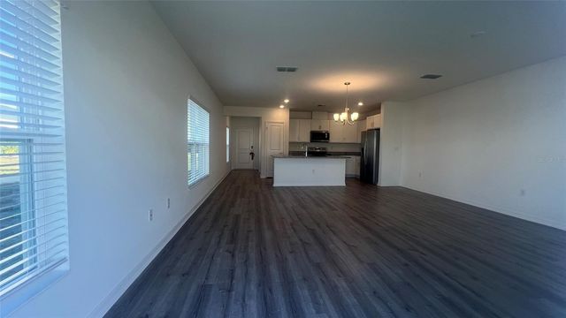 692 STONEY POINT CIRCLE, Davenport, FL 33896