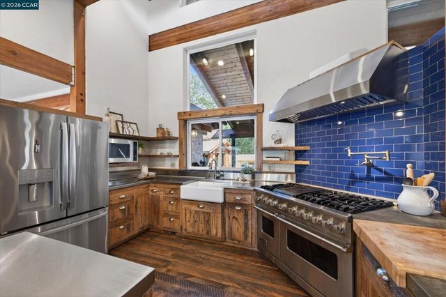 2216 Blackstone Dr, Walnut Creek, CA 94598