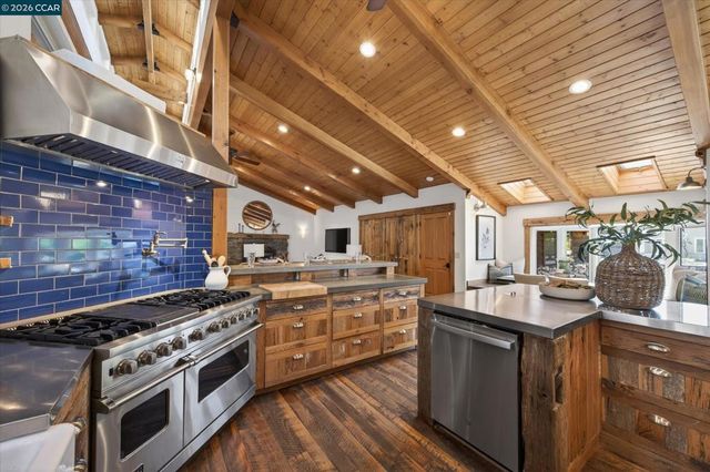 2216 Blackstone Dr, Walnut Creek, CA 94598