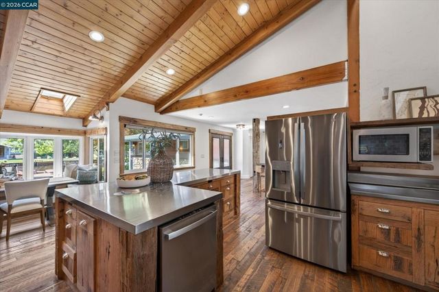 2216 Blackstone Dr, Walnut Creek, CA 94598