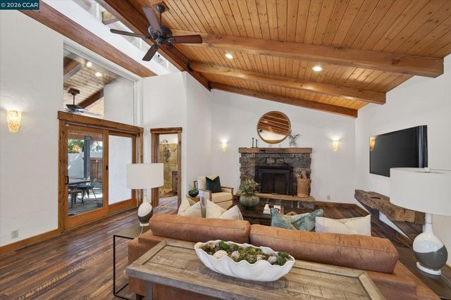 2216 Blackstone Dr, Walnut Creek, CA 94598