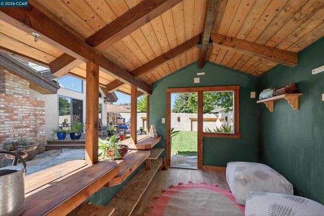 2216 Blackstone Dr, Walnut Creek, CA 94598