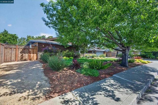 2216 Blackstone Dr, Walnut Creek, CA 94598