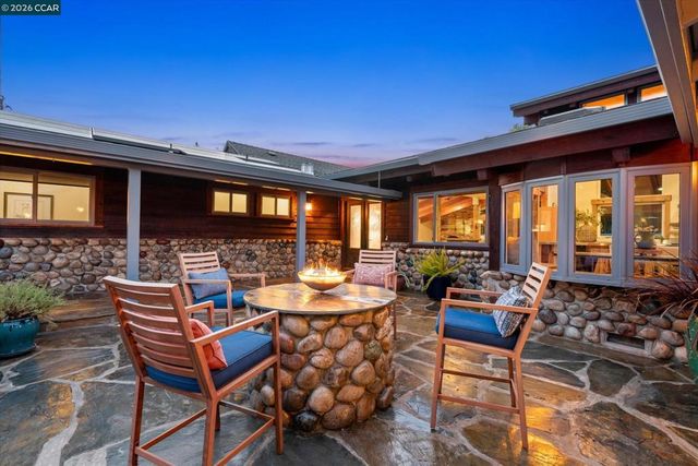 2216 Blackstone Dr, Walnut Creek, CA 94598