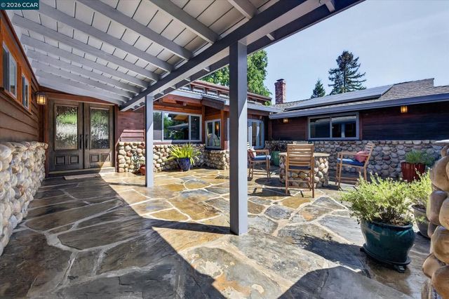2216 Blackstone Dr, Walnut Creek, CA 94598