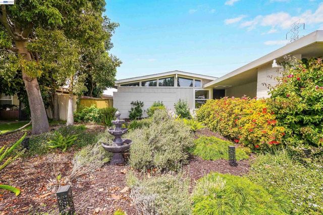 1727 Southgate St, Hayward, CA 94545