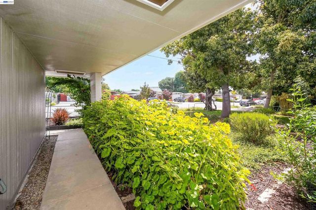 1727 Southgate St, Hayward, CA 94545