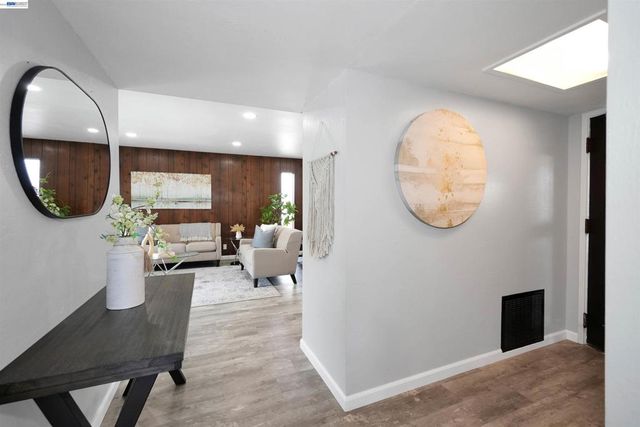 1727 Southgate St, Hayward, CA 94545