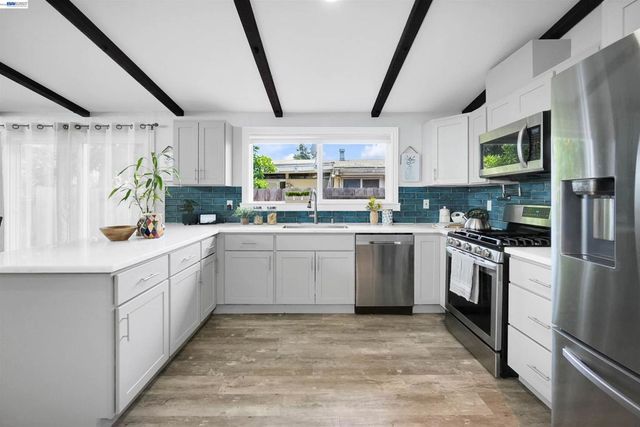 1727 Southgate St, Hayward, CA 94545