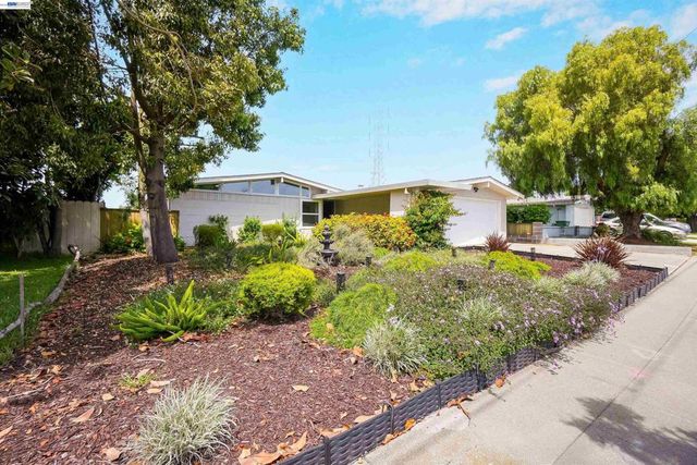 1727 Southgate St, Hayward, CA 94545