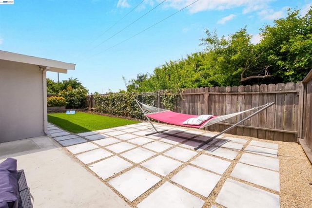1727 Southgate St, Hayward, CA 94545