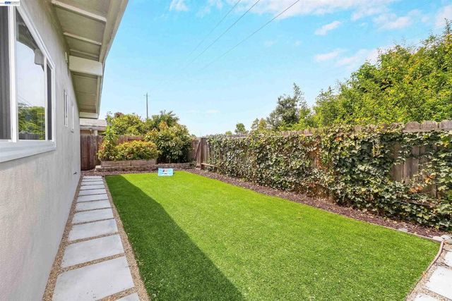 1727 Southgate St, Hayward, CA 94545