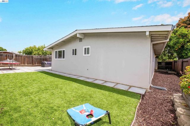 1727 Southgate St, Hayward, CA 94545