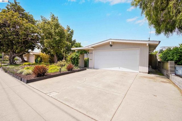 1727 Southgate St, Hayward, CA 94545
