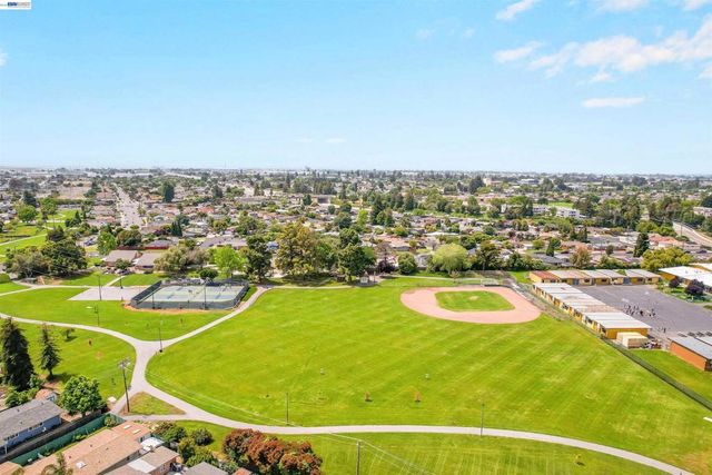 1727 Southgate St, Hayward, CA 94545