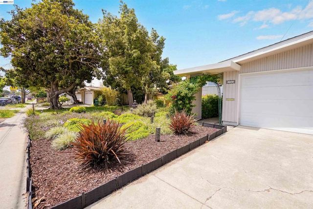 1727 Southgate St, Hayward, CA 94545