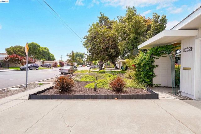 1727 Southgate St, Hayward, CA 94545