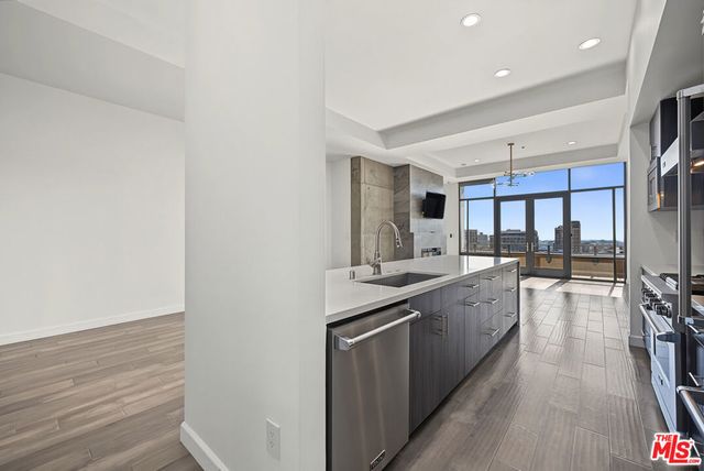 1111 S GRAND Avenue PH6, Los Angeles, CA 90015