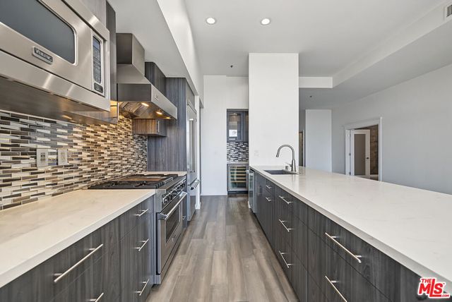 1111 S GRAND Avenue PH6, Los Angeles, CA 90015
