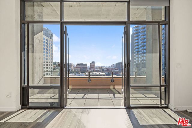 1111 S GRAND Avenue PH6, Los Angeles, CA 90015