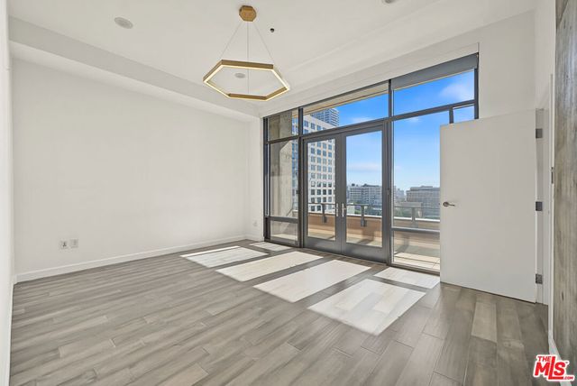 1111 S GRAND Avenue PH6, Los Angeles, CA 90015