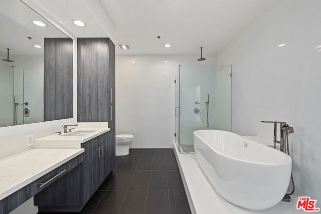 1111 S GRAND Avenue PH6, Los Angeles, CA 90015