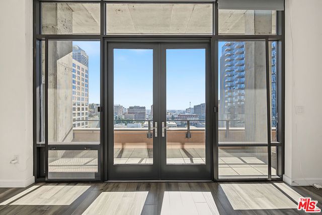 1111 S GRAND Avenue PH6, Los Angeles, CA 90015