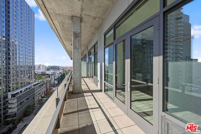 1111 S GRAND Avenue PH6, Los Angeles, CA 90015