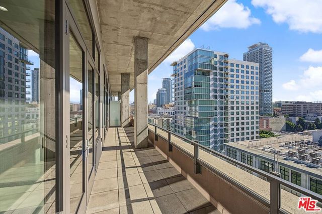 1111 S GRAND Avenue PH6, Los Angeles, CA 90015