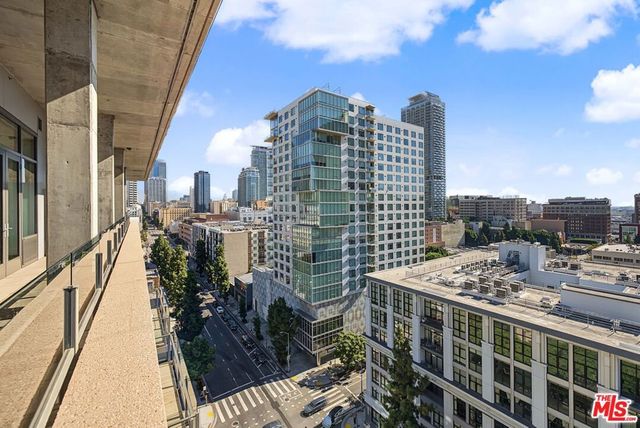 1111 S GRAND Avenue PH6, Los Angeles, CA 90015