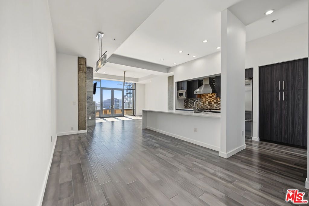 1111 S GRAND Avenue PH6, Los Angeles, CA 90015 — photo 3