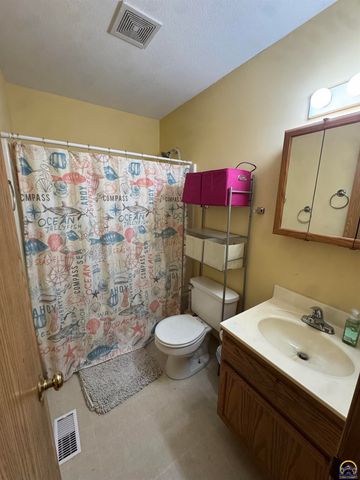 1210 SW Lincoln ST, Topeka, KS 66604