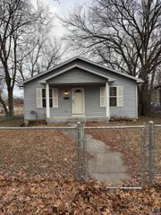 1210 SW Lincoln ST, Topeka, KS 66604
