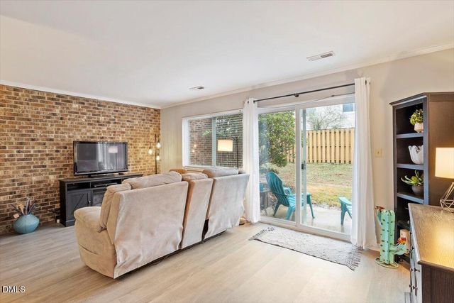 220 Elizabeth Street Apt E5, Chapel Hill, NC 27514