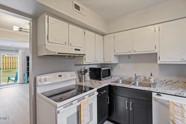 220 Elizabeth Street Apt E5, Chapel Hill, NC 27514