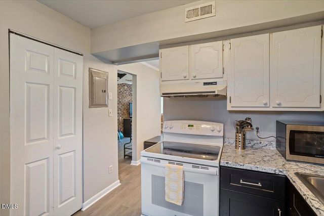 220 Elizabeth Street Apt E5, Chapel Hill, NC 27514