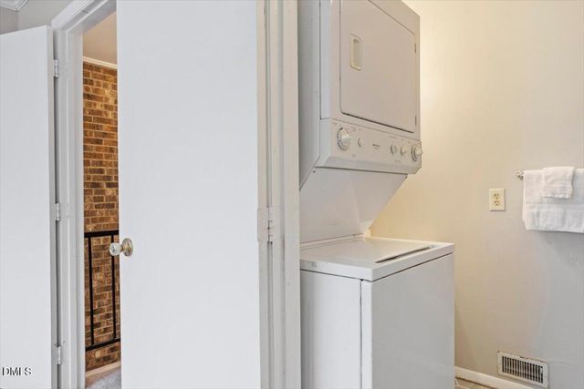 220 Elizabeth Street Apt E5, Chapel Hill, NC 27514