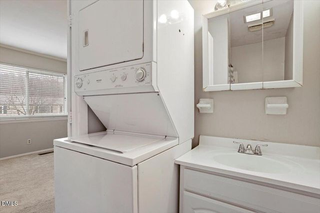 220 Elizabeth Street Apt E5, Chapel Hill, NC 27514