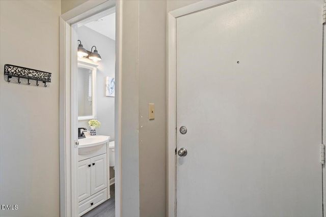 220 Elizabeth Street Apt E5, Chapel Hill, NC 27514