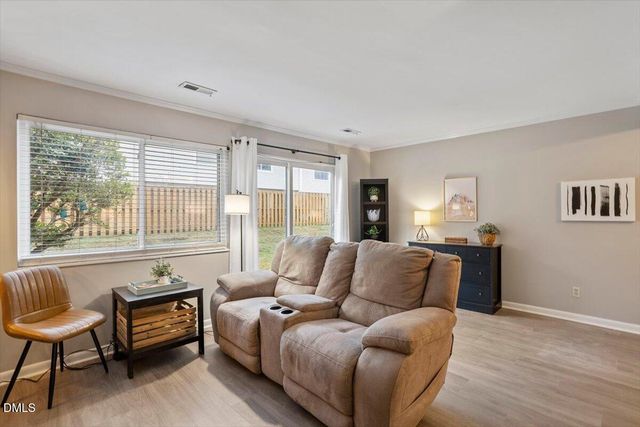 220 Elizabeth Street Apt E5, Chapel Hill, NC 27514