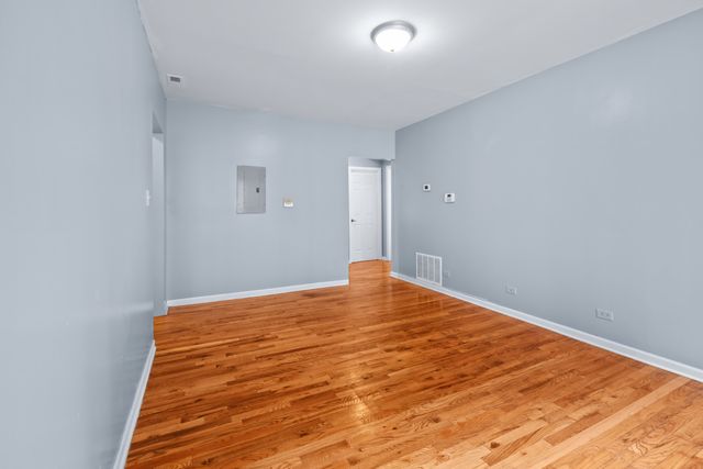 1303 E 71st Place 1N, Chicago, IL 60619