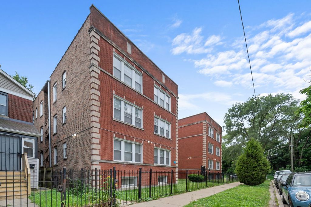 1303 E 71st Place 1N, Chicago, IL 60619