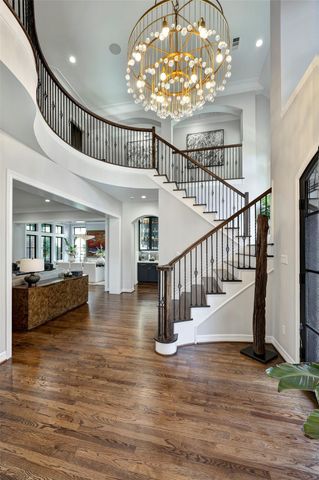 9 Upperway Lane, Houston, TX 77056