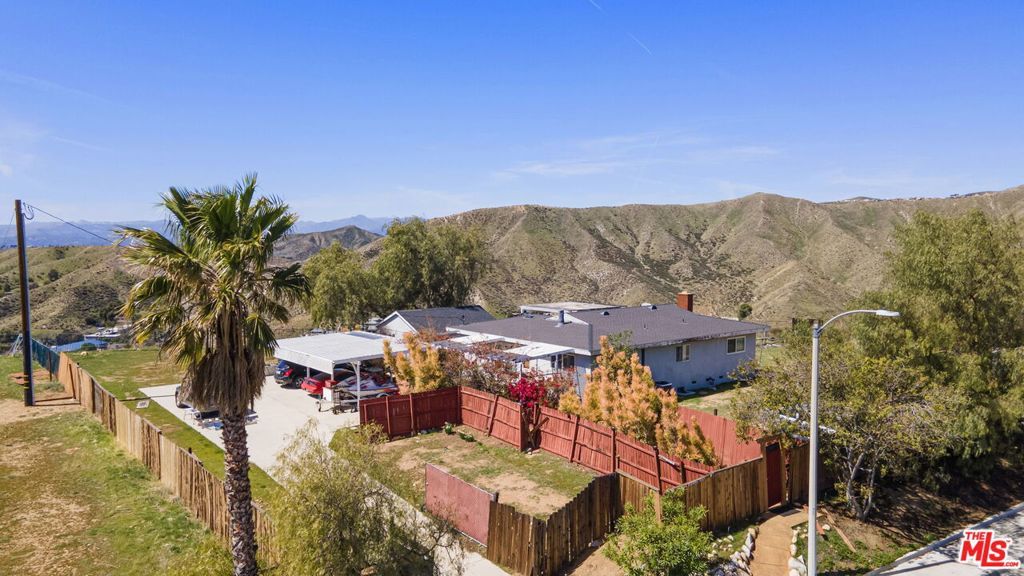 17366 Sierra Highway, Santa Clarita, CA 91351