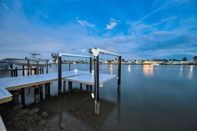 16353 REDINGTON DRIVE, Redington Beach, FL 33708